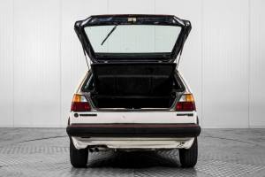 Image 45/50 de Volkswagen Golf Mk II GTi 1.8 (1987)