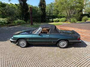 Bild 33/34 von Alfa Romeo 2.0 Spider (1985)