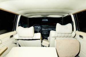 Image 17/64 of Mercedes-Benz 230/6 LWB (1976)