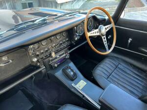 Bild 21/34 von Jaguar E-Type (2+2) (1966)