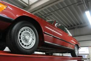 Bild 6/50 von Mercedes-Benz 280 SLC (1975)