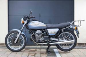 Image 2/10 of Moto Guzzi V 50 II (1980)