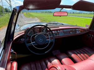 Bild 51/73 von Mercedes-Benz 280 SE 3,5 (1970)