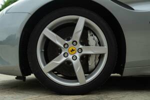 Bild 32/50 von Ferrari California T (2014)