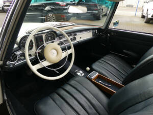 Imagen 9/25 de Mercedes-Benz 280 SL (1968)