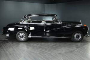 Image 7/30 of Mercedes-Benz 300 d (1958)