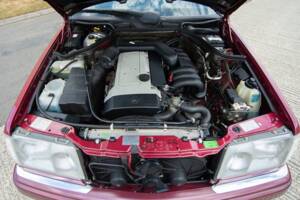 Bild 22/28 von Mercedes-Benz E 320 T (1993)