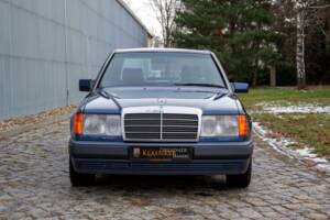 Bild 2/25 von Mercedes-Benz 300 E-24 (1991)