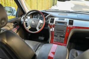 Immagine 12/16 di Cadillac Escalade (2012)
