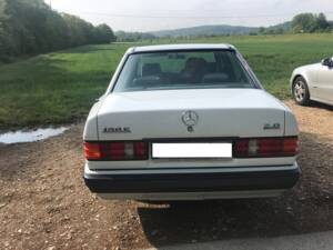Image 2/9 of Mercedes-Benz 190 E 2.0 (1992)