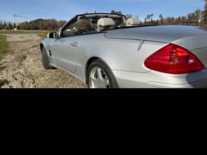 Image 38/89 of Mercedes-Benz SL 500 (2002)