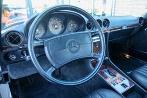 Bild 30/50 von Mercedes-Benz 560 SL (1987)
