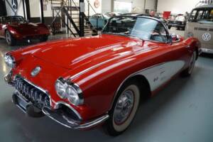 Image 45/50 of Chevrolet Corvette (1958)