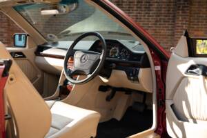 Bild 22/33 von Mercedes-Benz E 220 (1994)