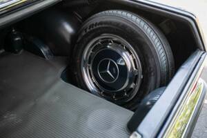 Image 47/50 of Mercedes-Benz 250 (1972)