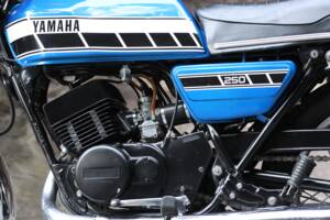 Image 6/33 of Yamaha RD 250 (1976)