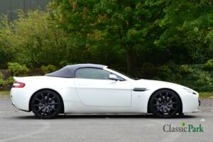 Image 22/50 of Aston Martin V8 Vantage (2007)