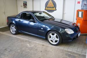 Image 24/25 of Mercedes-Benz SLK 230 Kompressor (1997)