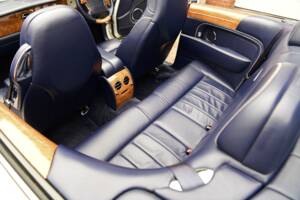 Image 37/50 of Bentley Azure (2009)