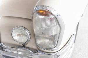 Bild 19/44 von Mercedes-Benz 220 SE b (1964)