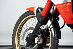 Bild 16/50 von Honda DUMMY (1991)