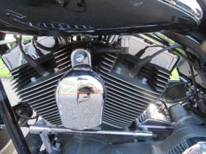 Image 26/43 of Harley-Davidson FLHR Road King (2009)