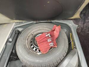 Image 10/30 of Mercedes-Benz 380 SEC (1985)