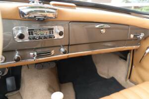 Image 26/50 of Mercedes-Benz 190 SL (1956)