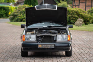 Image 7/66 of Mercedes-Benz 200 TE (1989)