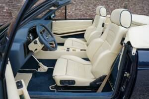 Bild 42/50 von Aston Martin V8 Zagato Vantage Volante (1990)