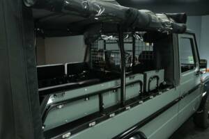 Immagine 35/50 di Mercedes-Benz 230 GE (SWB) (1993)