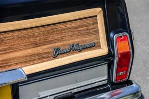 Bild 34/44 von Jeep Grand Wagoneer (1988)
