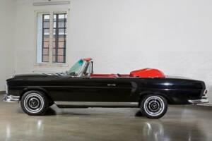 Image 4/34 of Mercedes-Benz 280 SE (1966)