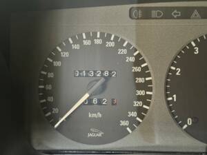 Imagen 24/47 de Jaguar XJ 220 (1993)