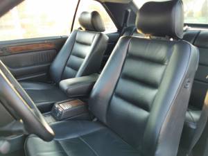 Image 15/36 of Mercedes-Benz 230 CE (1989)