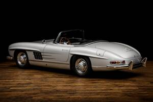 Immagine 6/23 di Mercedes-Benz 300 SL Roadster (1962)