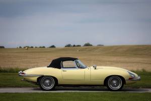 Image 11/35 de Jaguar E-Type (1967)