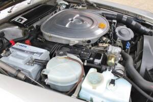 Image 12/29 of Mercedes-Benz 500 SL (1986)