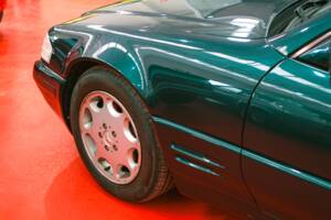 Image 22/50 of Mercedes-Benz SL 320 (1995)