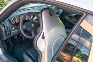 Bild 28/37 von Porsche 911 GT2 (2003)