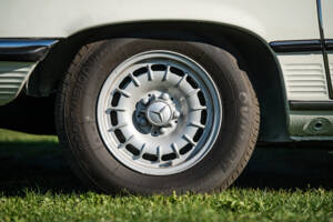 Bild 7/42 von Mercedes-Benz 380 SL (1981)