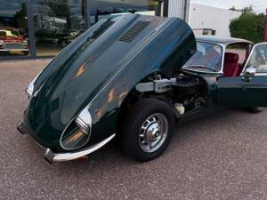 Image 35/46 de Jaguar Type E V12 (2+2) (1972)