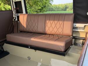 Bild 9/21 von Land Rover Defender 110 (2005)