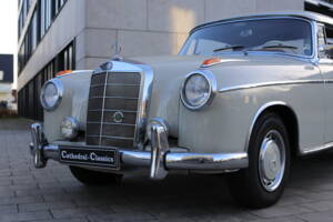 Image 3/41 of Mercedes-Benz 220 SE (1959)