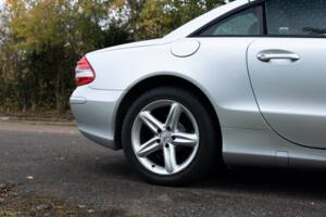 Image 13/41 of Mercedes-Benz SL 350 (2007)