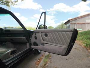 Bild 24/32 von Porsche 911 Carrera 4 (1992)