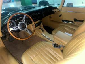 Bild 2/8 von Jaguar E-Type (1970)
