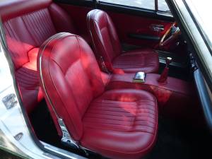 Image 10/17 of Ferrari 330 GT 2+2 (1964)