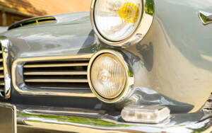 Image 31/77 of Alfa Romeo 2600 Spider (1963)