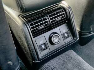 Image 20/34 of Audi S6 Avant (1996)